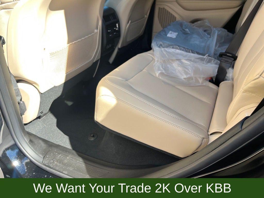 new 2025 Jeep Grand Cherokee car, priced at $48,514