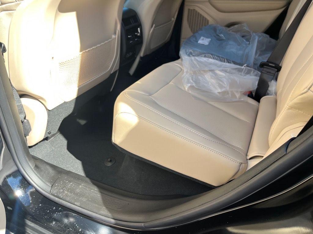 new 2025 Jeep Grand Cherokee car, priced at $50,514