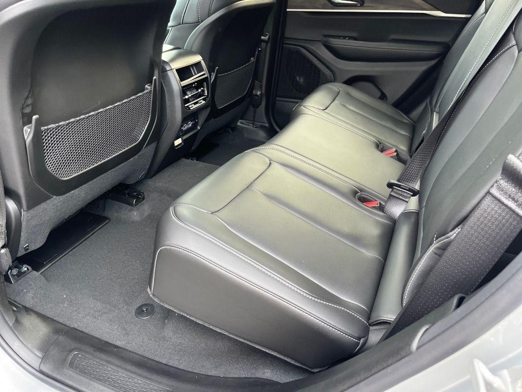 new 2025 Jeep Grand Cherokee car, priced at $47,550