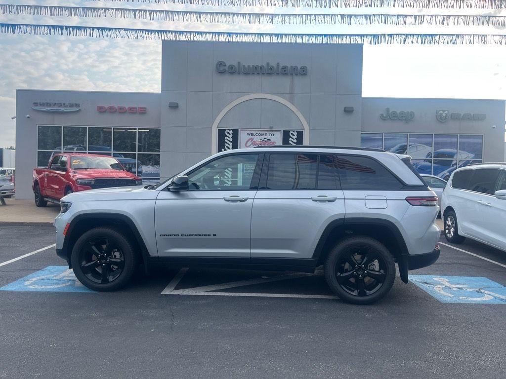 new 2025 Jeep Grand Cherokee car, priced at $47,550