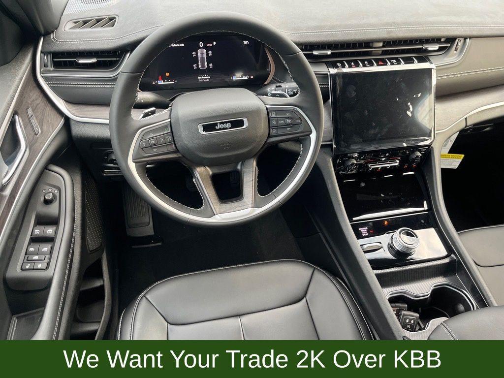 new 2025 Jeep Grand Cherokee car, priced at $39,050