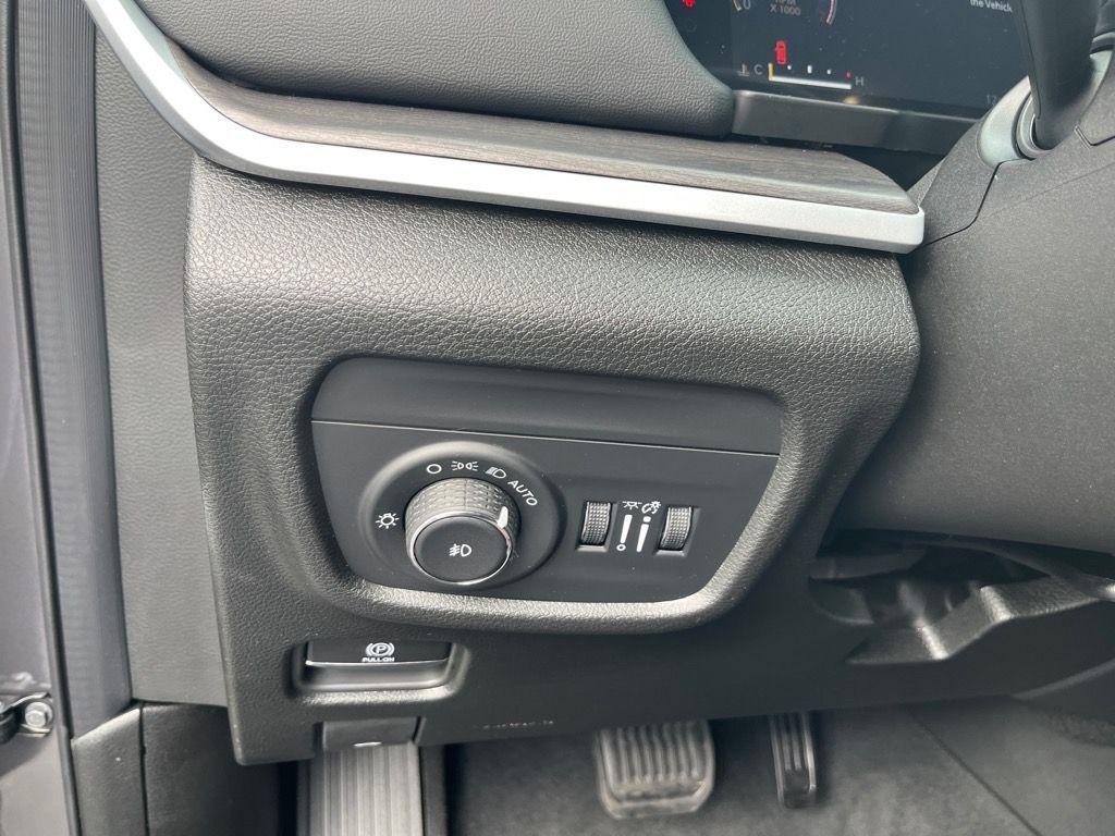 new 2025 Jeep Grand Cherokee L car, priced at $47,431