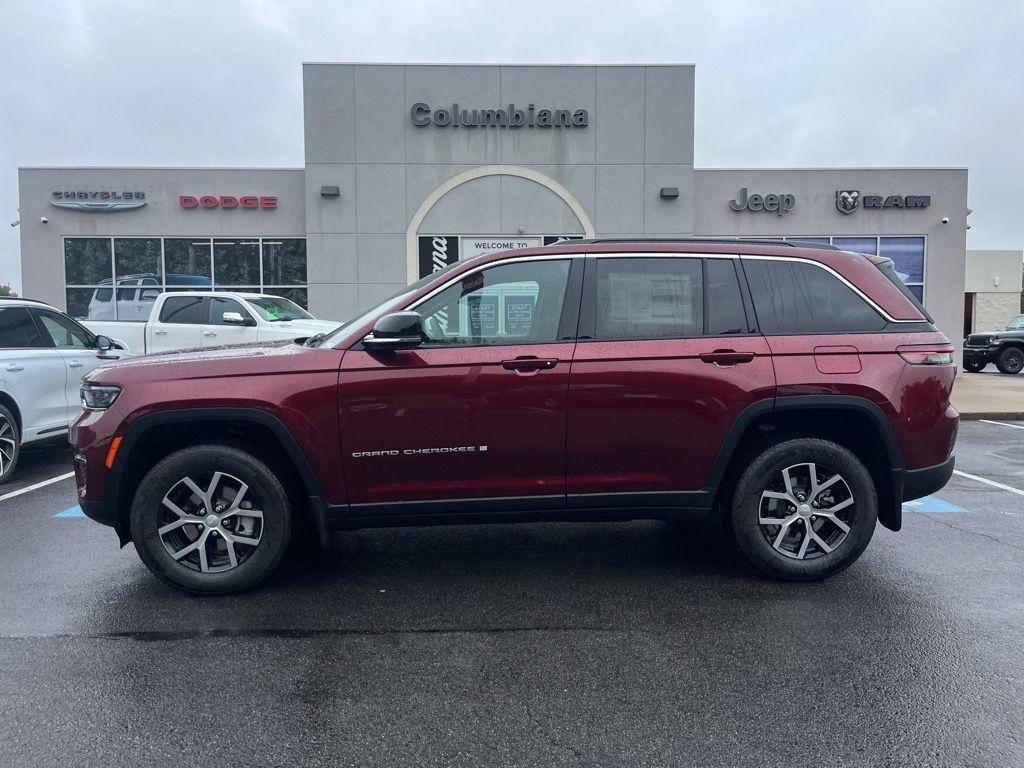 new 2025 Jeep Grand Cherokee car, priced at $43,497