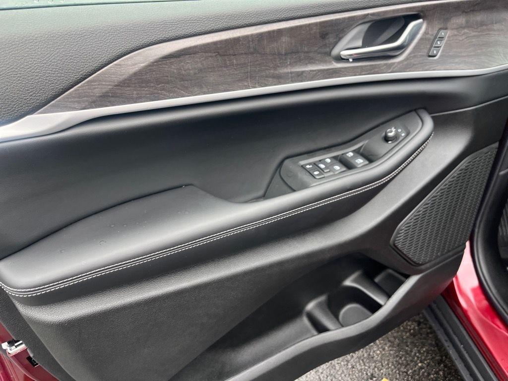 new 2025 Jeep Grand Cherokee car, priced at $43,497