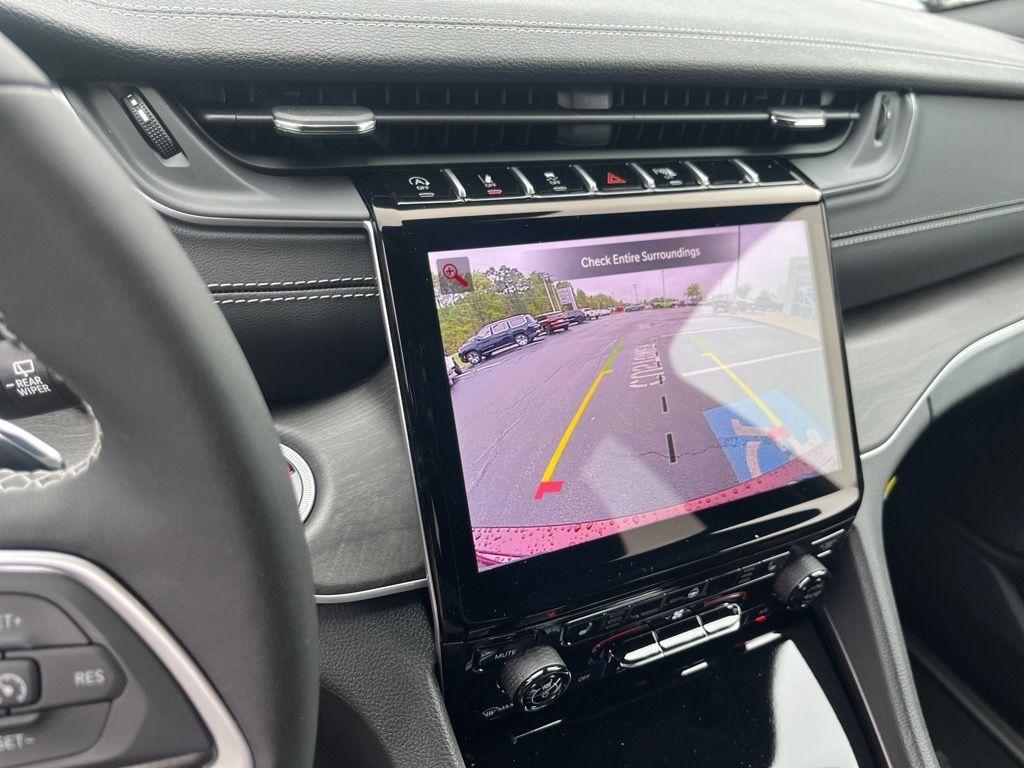 new 2025 Jeep Grand Cherokee car, priced at $43,497