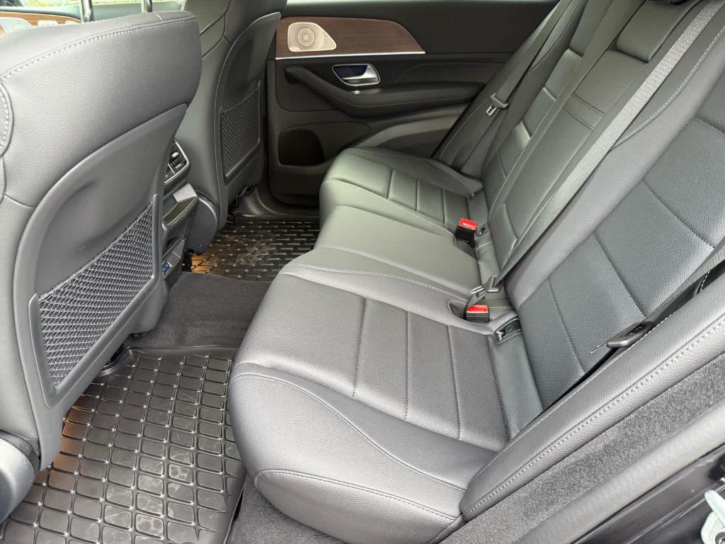 new 2025 Mercedes-Benz GLE 450 car, priced at $80,145