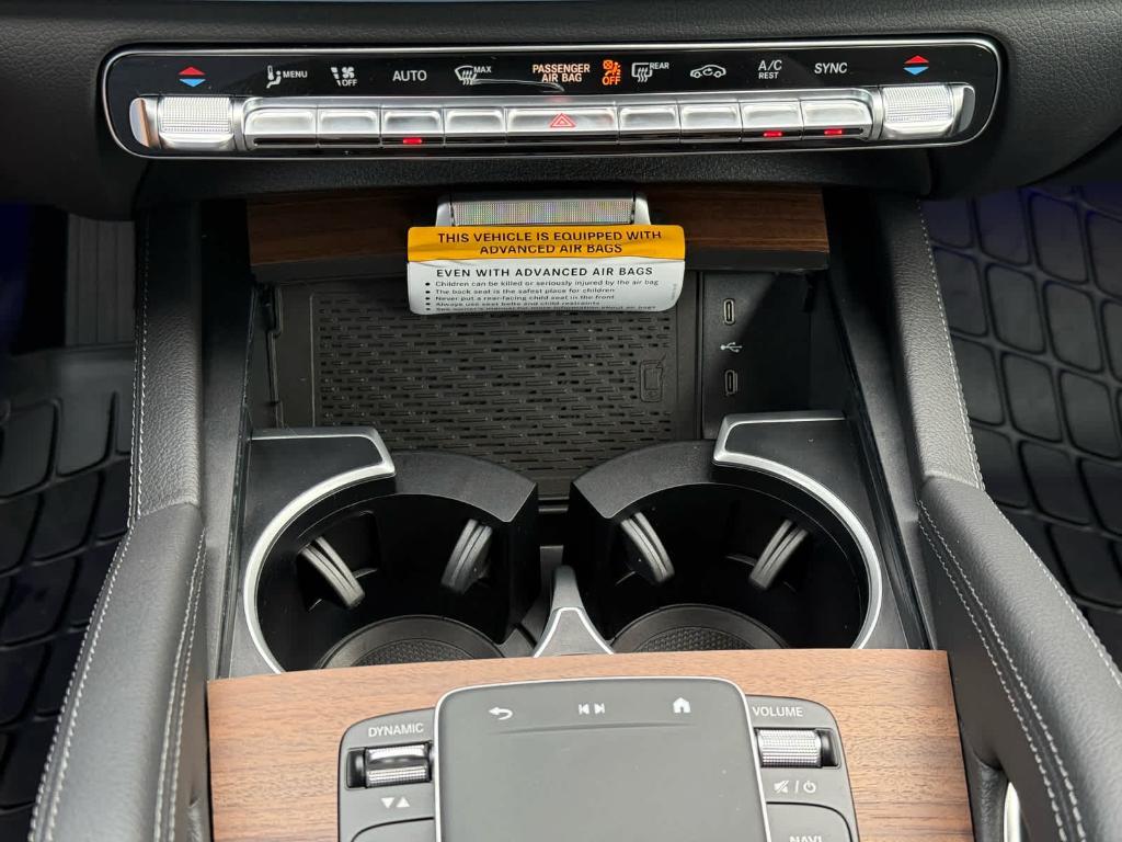 new 2025 Mercedes-Benz GLE 450 car, priced at $80,145