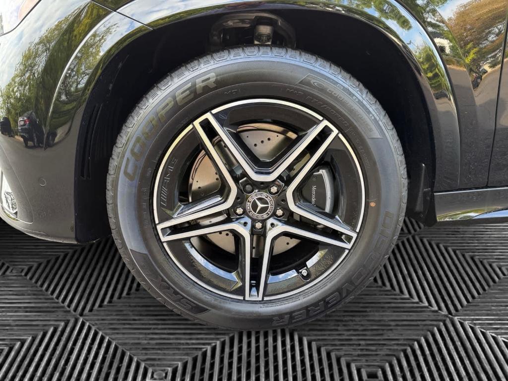 new 2025 Mercedes-Benz GLE 450 car, priced at $80,145