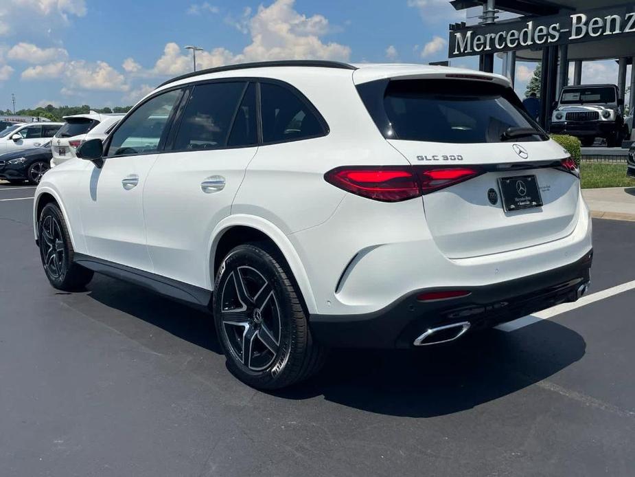 new 2024 Mercedes-Benz GLC 300 car