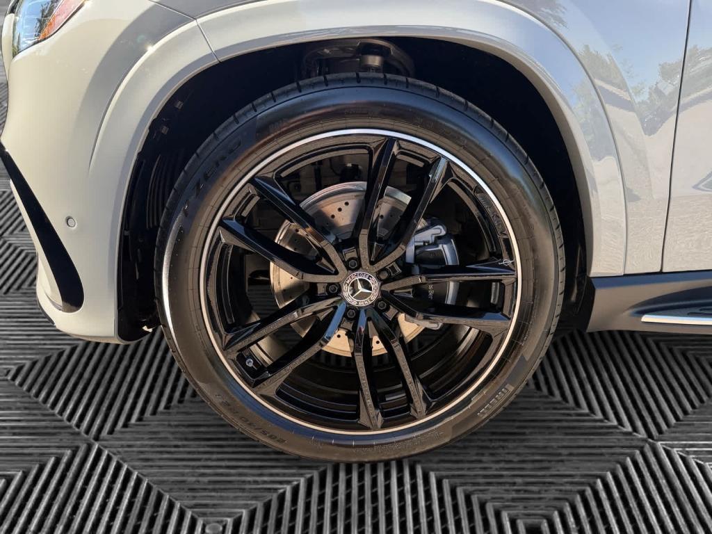 new 2026 Mercedes-Benz GLS 580 car, priced at $127,970