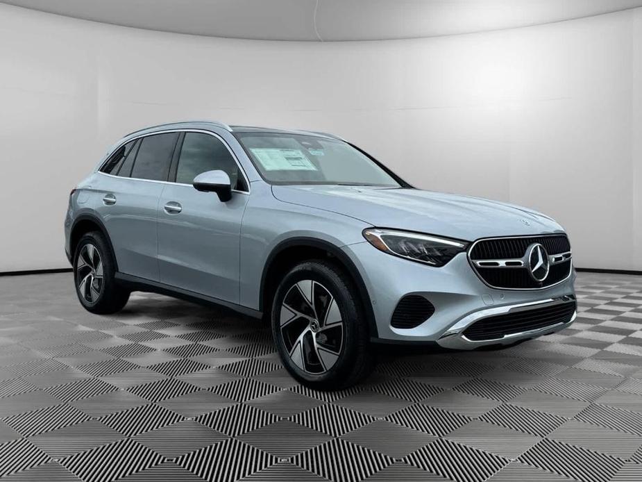 new 2024 Mercedes-Benz GLC 300 car, priced at $58,075