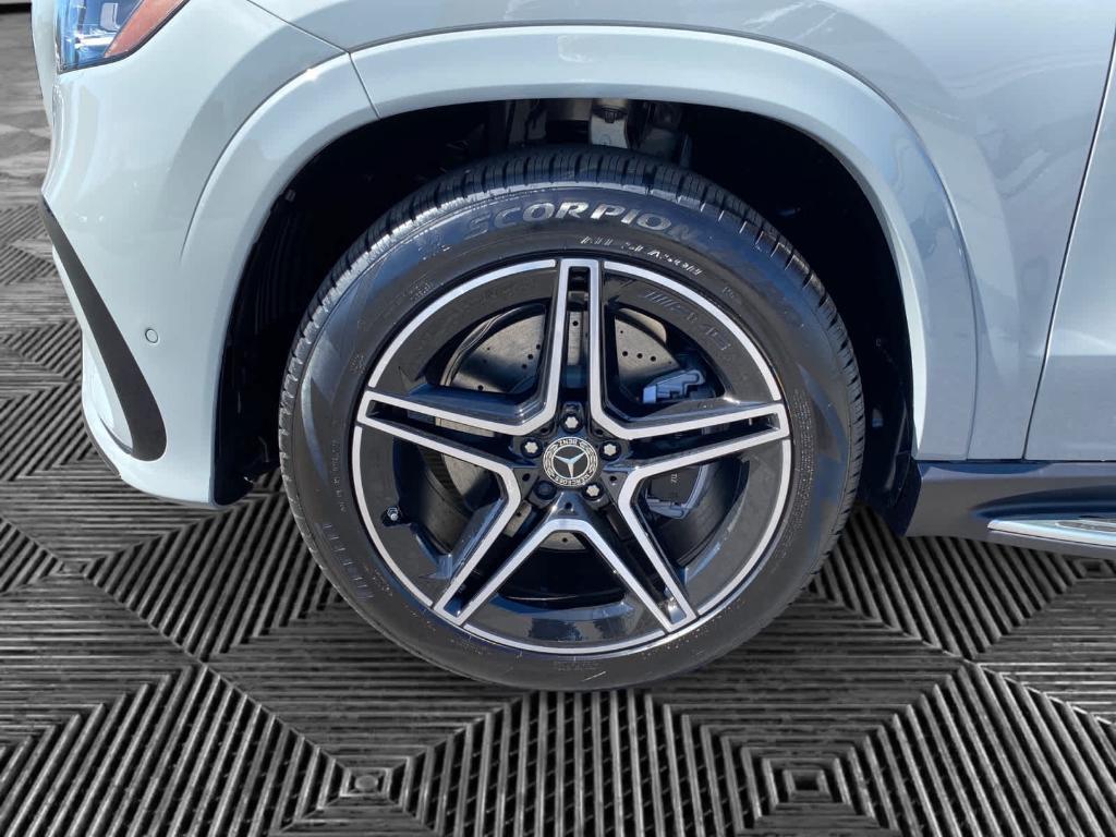 new 2025 Mercedes-Benz GLS 450 car, priced at $103,260