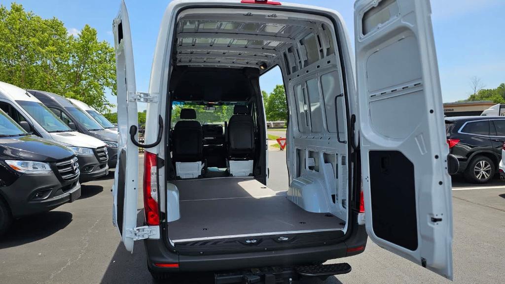 new 2024 Mercedes-Benz Sprinter 2500 car, priced at $58,307