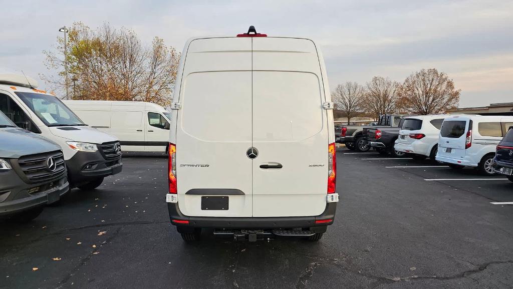 new 2024 Mercedes-Benz Sprinter 2500 car