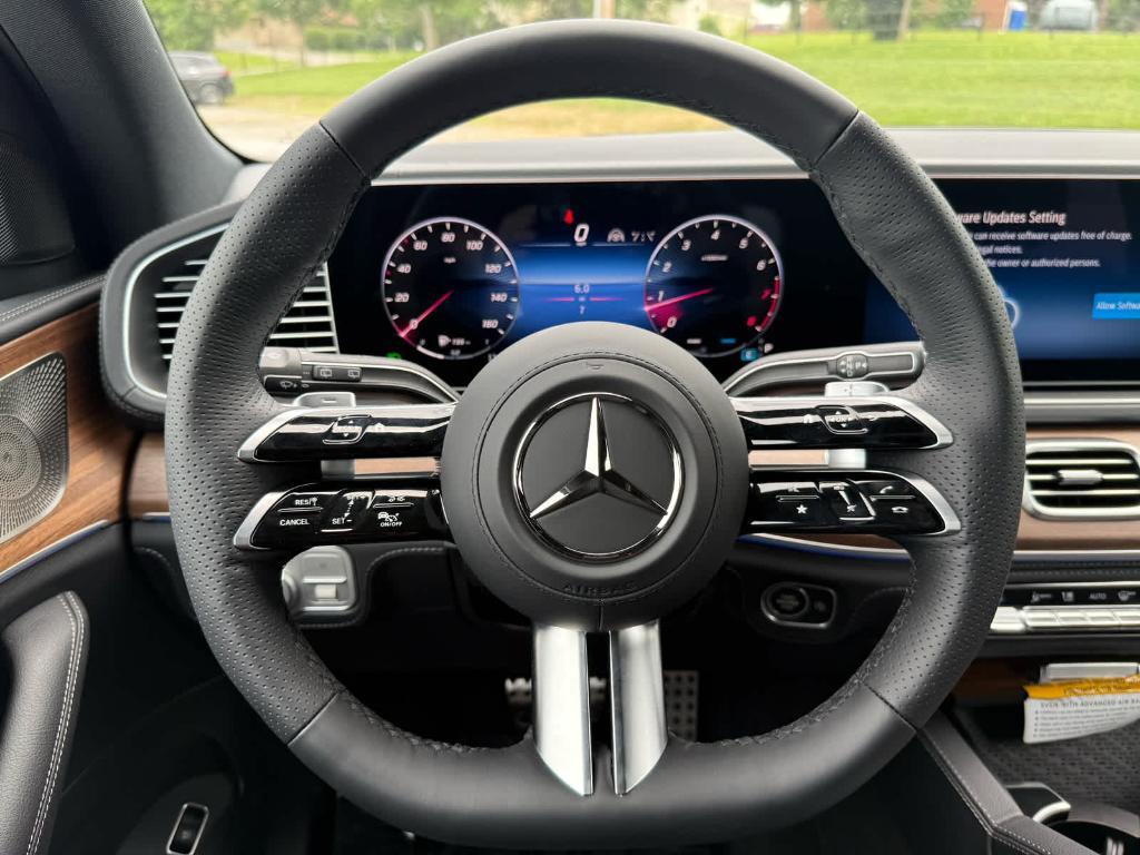 new 2025 Mercedes-Benz GLS 580 car, priced at $117,280
