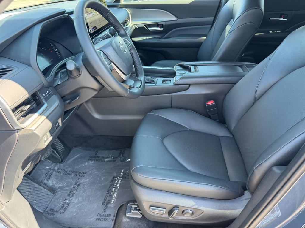 used 2025 Toyota Grand Highlander car, priced at $48,554