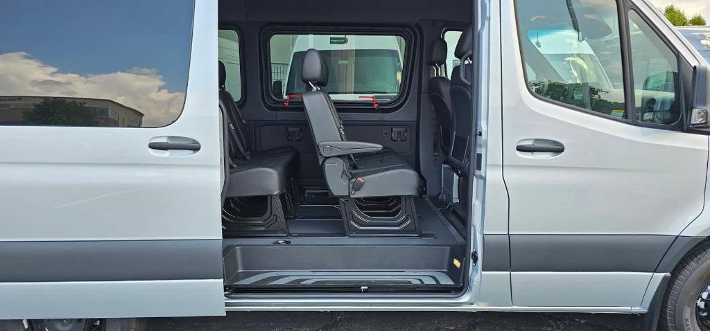 new 2024 Mercedes-Benz Sprinter 2500 car, priced at $73,075