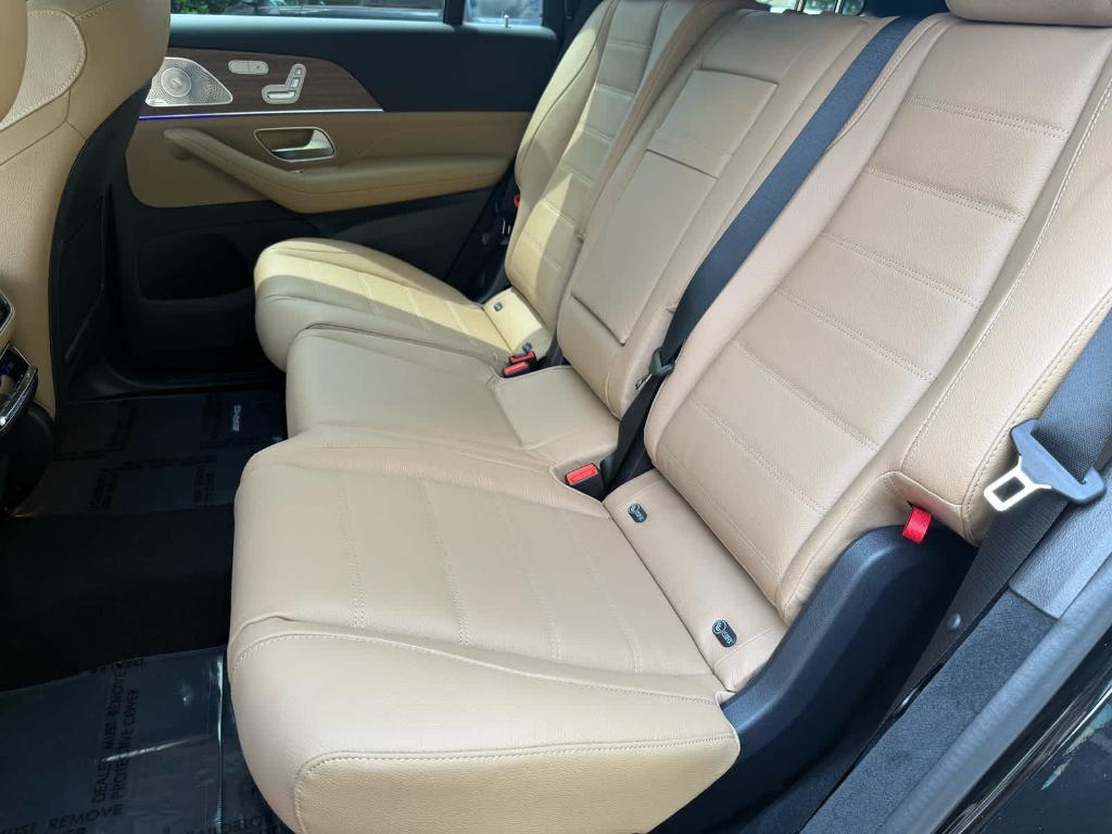 new 2025 Mercedes-Benz GLS 580 car, priced at $120,425