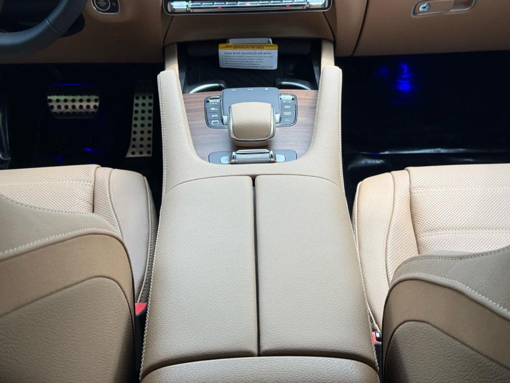 new 2025 Mercedes-Benz GLS 580 car, priced at $120,425