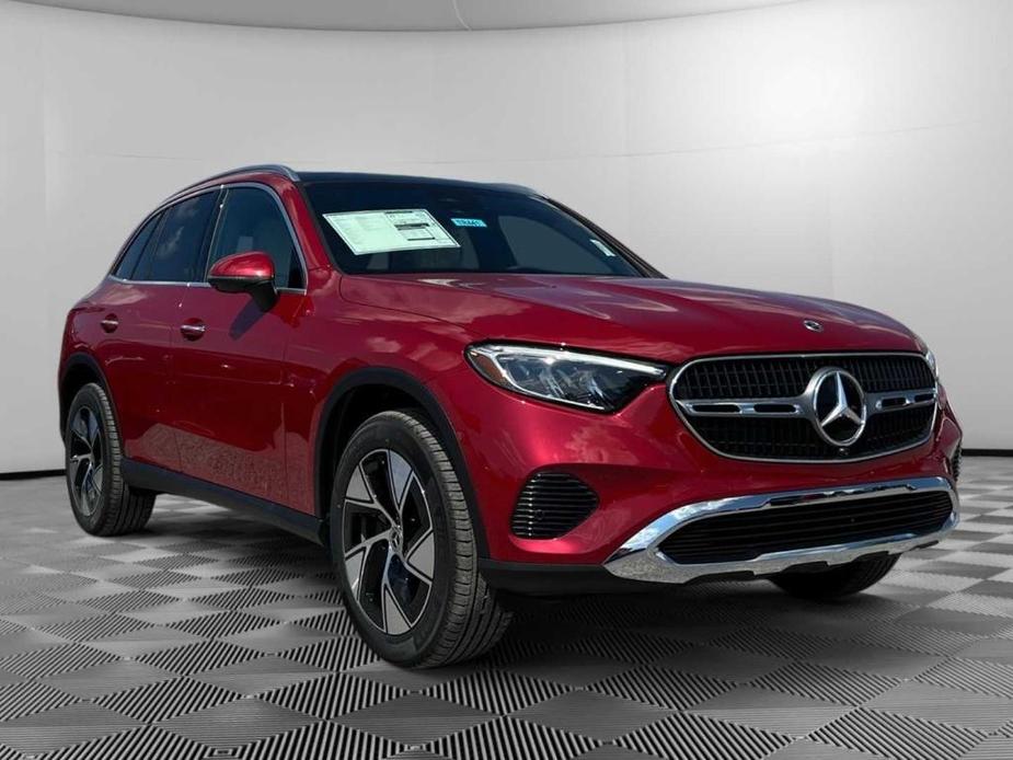 new 2024 Mercedes-Benz GLC 300 car