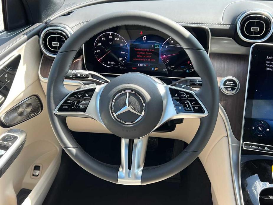 new 2024 Mercedes-Benz GLC 300 car