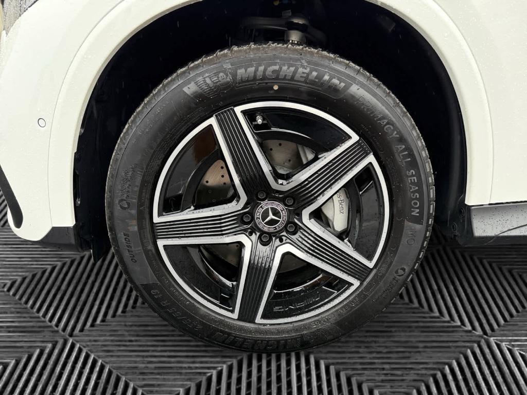 used 2025 Mercedes-Benz GLC 300 car, priced at $57,995