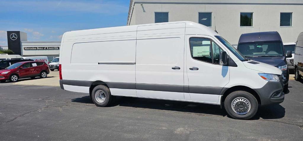 new 2024 Mercedes-Benz Sprinter 4500 car, priced at $78,907