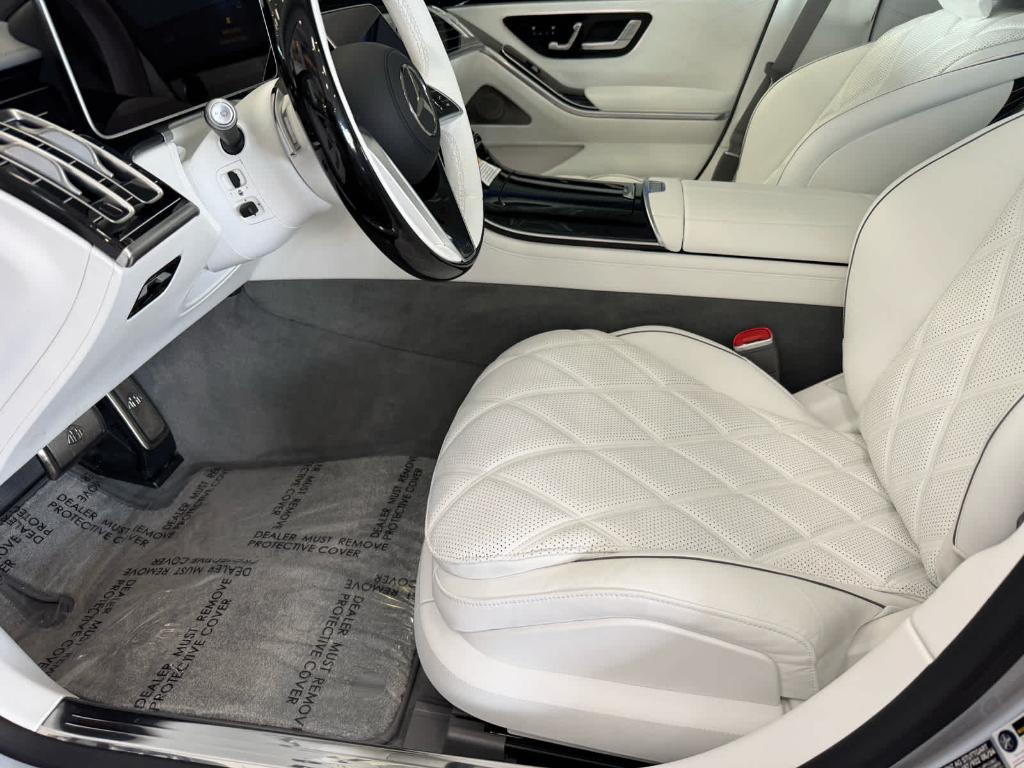 new 2024 Mercedes-Benz Maybach S 680 car, priced at $274,250