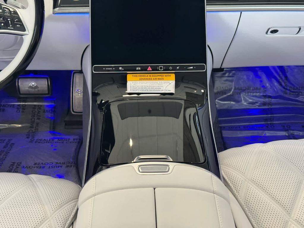 new 2024 Mercedes-Benz Maybach S 680 car, priced at $274,250