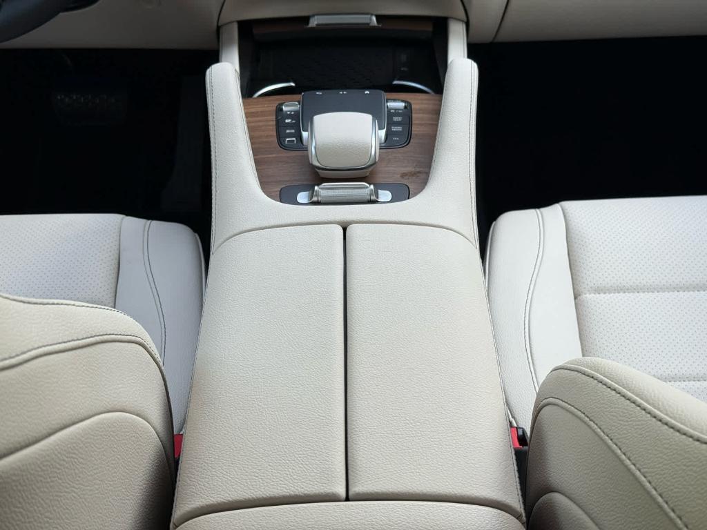 new 2025 Mercedes-Benz GLS 450 car, priced at $91,800