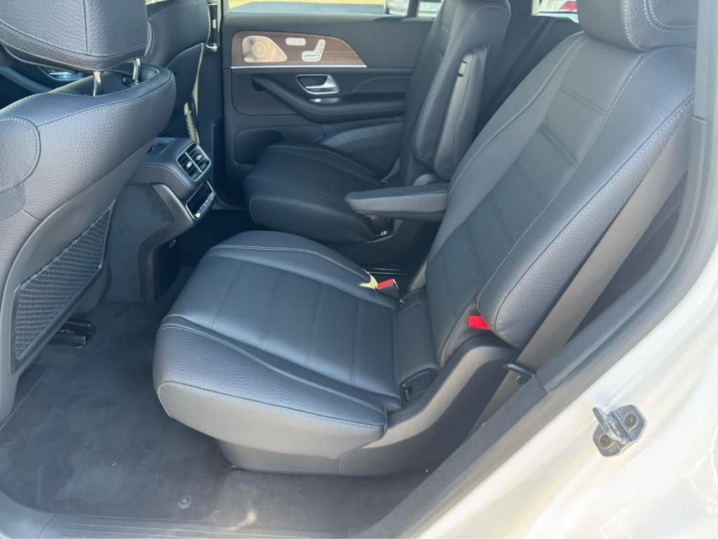 new 2025 Mercedes-Benz GLS 450 car, priced at $100,295