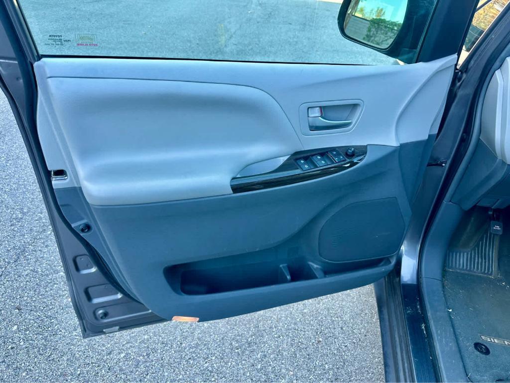 used 2016 Toyota Sienna car, priced at $18,475