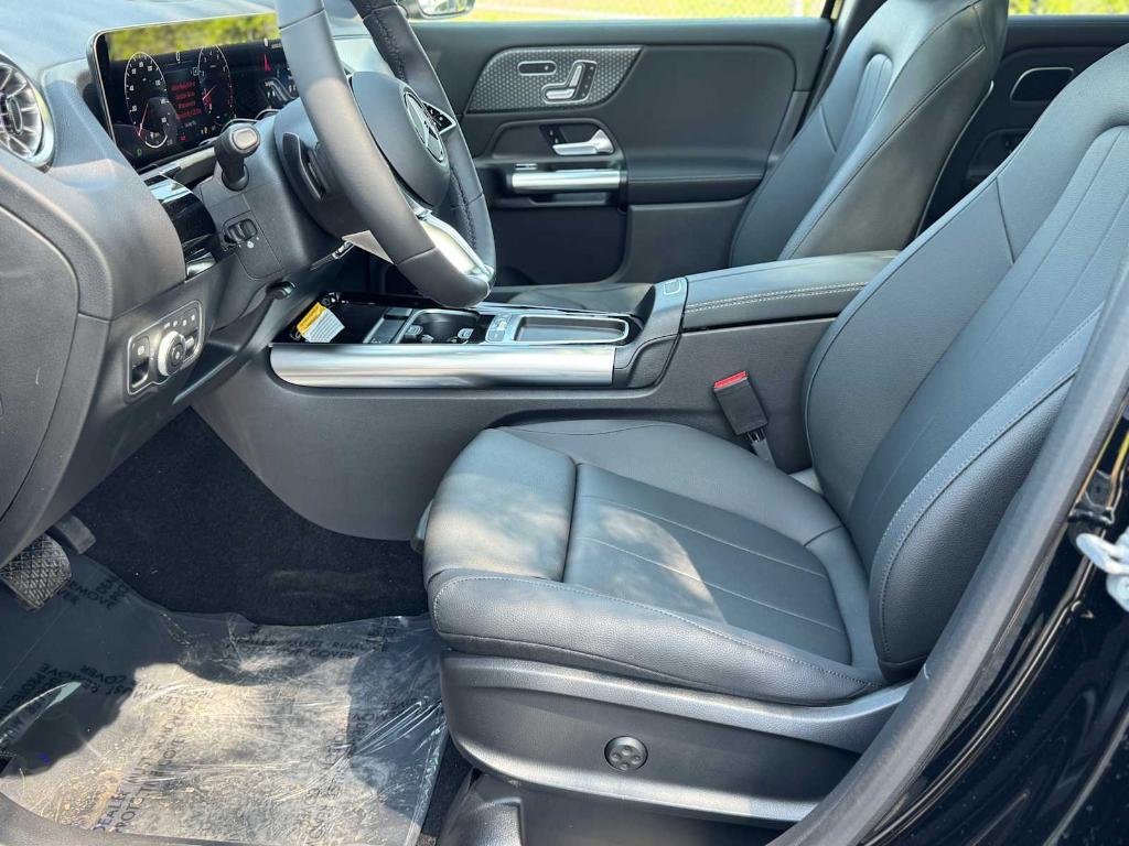 new 2025 Mercedes-Benz GLA 250 car, priced at $50,615