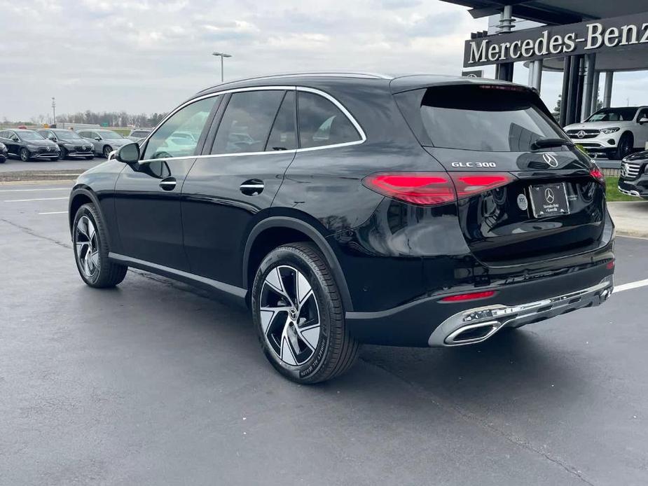 new 2024 Mercedes-Benz GLC 300 car