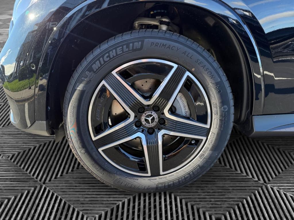 new 2026 Mercedes-Benz GLC 300 car, priced at $58,450