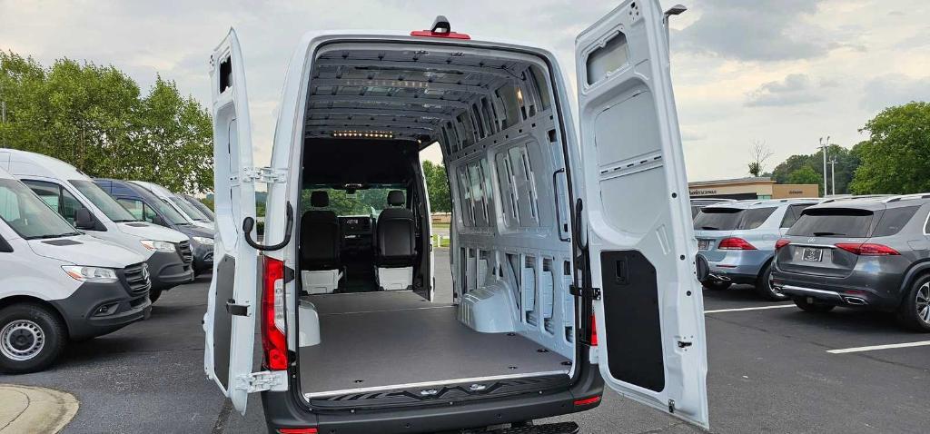 new 2024 Mercedes-Benz Sprinter 3500 car, priced at $72,992