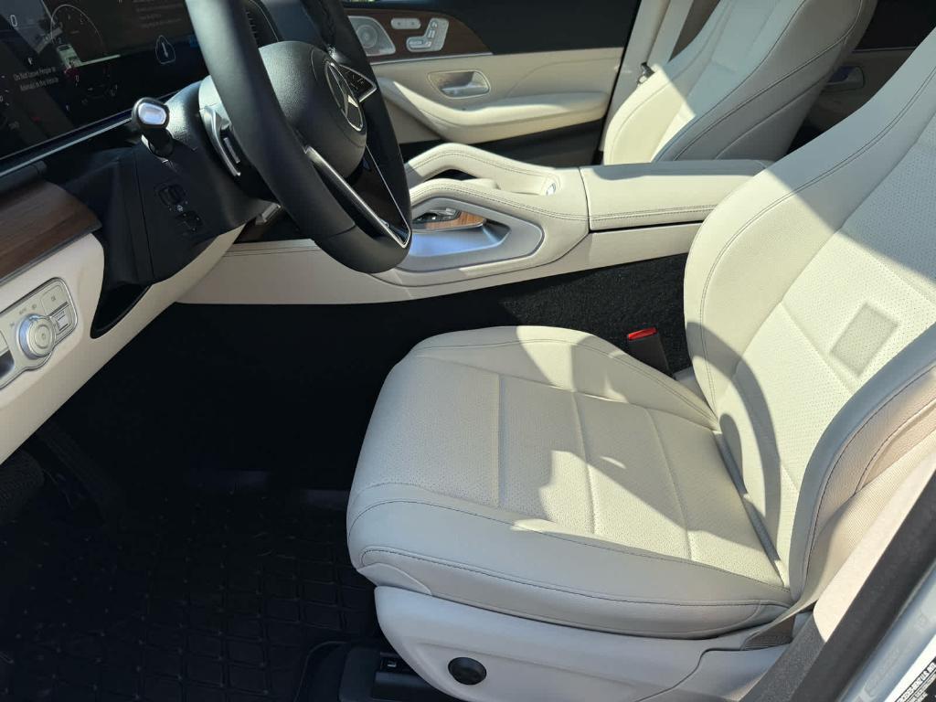 new 2026 Mercedes-Benz GLE 450 car, priced at $81,195