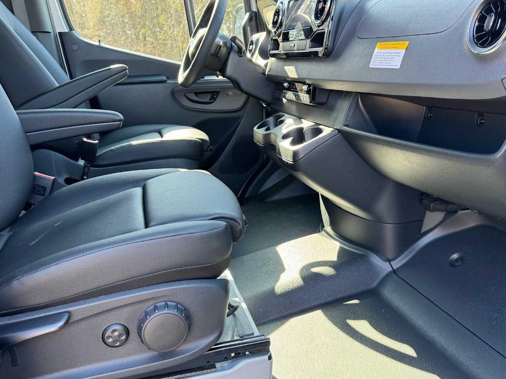 new 2025 Mercedes-Benz Sprinter 2500 car, priced at $78,282