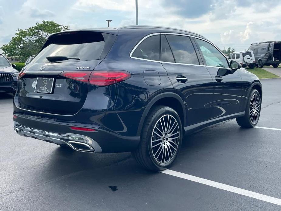 new 2024 Mercedes-Benz GLC 300 car