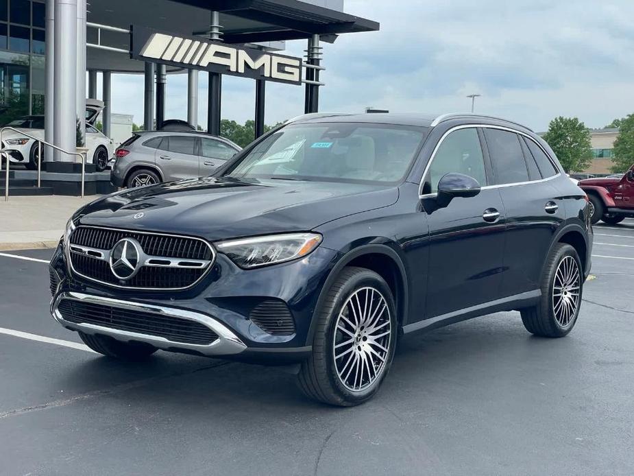 new 2024 Mercedes-Benz GLC 300 car