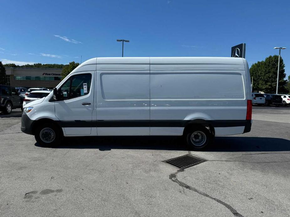 new 2024 Mercedes-Benz Sprinter 4500 car