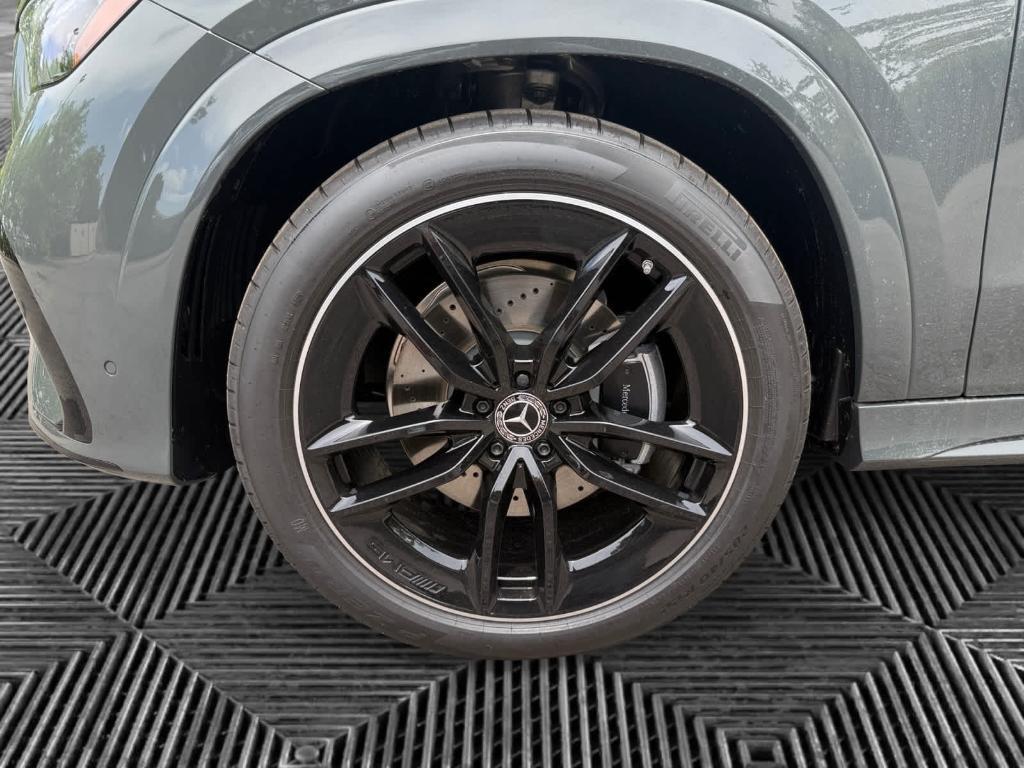new 2025 Mercedes-Benz GLE 580 car, priced at $123,055