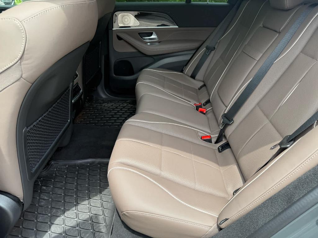 new 2025 Mercedes-Benz GLE 580 car, priced at $123,055