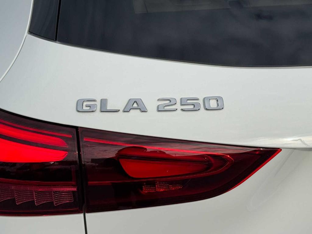 new 2025 Mercedes-Benz GLA 250 car, priced at $50,365