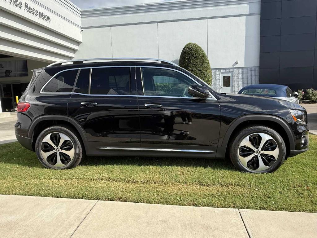 new 2025 Mercedes-Benz GLB 250 car, priced at $52,415