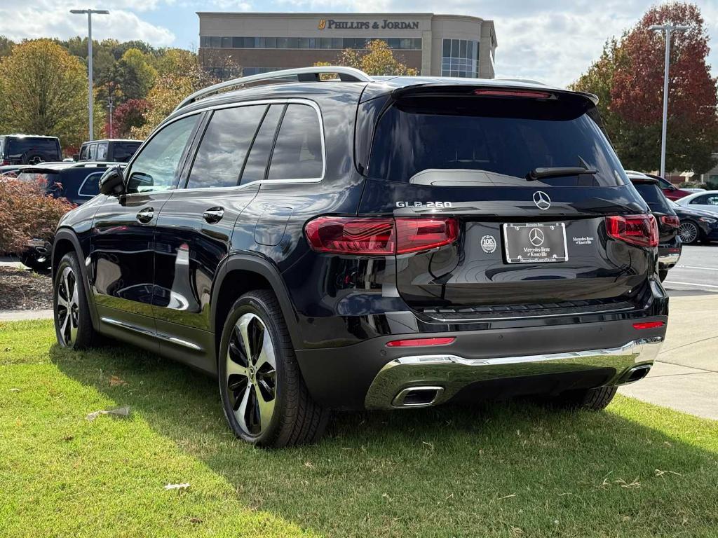 new 2025 Mercedes-Benz GLB 250 car, priced at $52,415