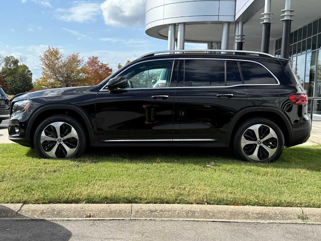 new 2025 Mercedes-Benz GLB 250 car, priced at $52,415