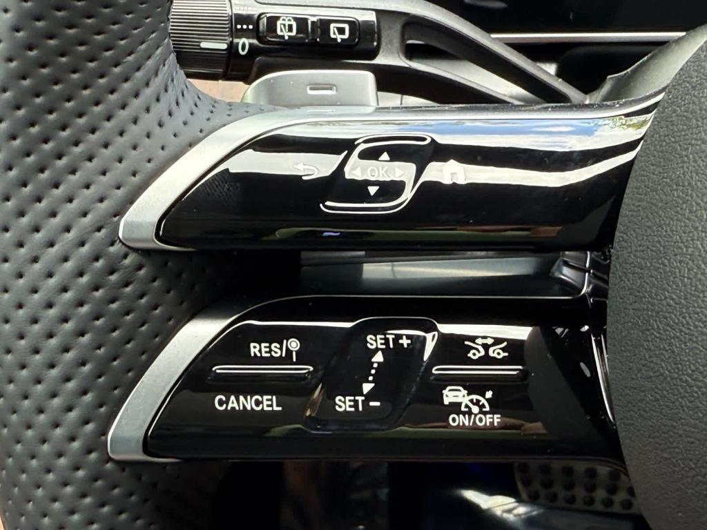 new 2025 Mercedes-Benz GLC 300 car, priced at $64,045