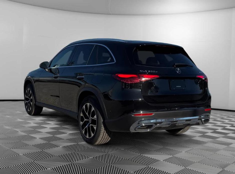 new 2025 Mercedes-Benz GLC 350e car