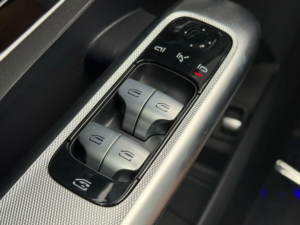 new 2025 Mercedes-Benz GLC 350e car, priced at $72,355